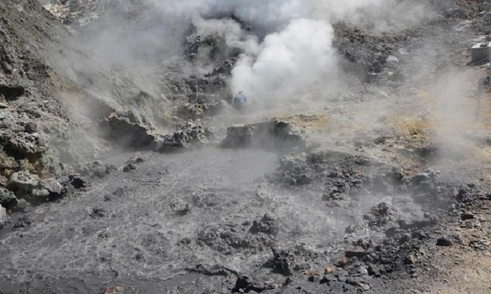 Volcano near Naples showing signs of reawakening 